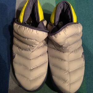 The North Face Thermoball booties women